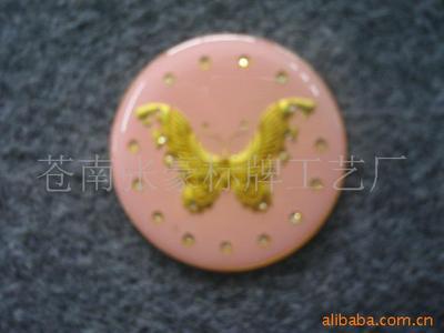 從木質(zhì)到水晶 張豪標(biāo)牌的工藝傳承與創(chuàng)新